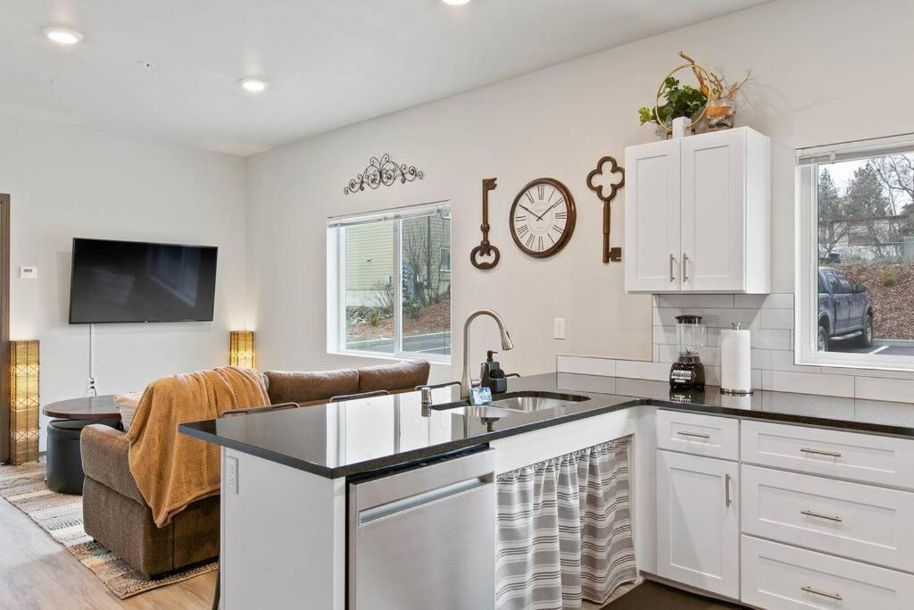 Ferienwohnung Full Ada Unit - 2 Bed 2 Bath Unit Near Downtown Spokane Exterior foto