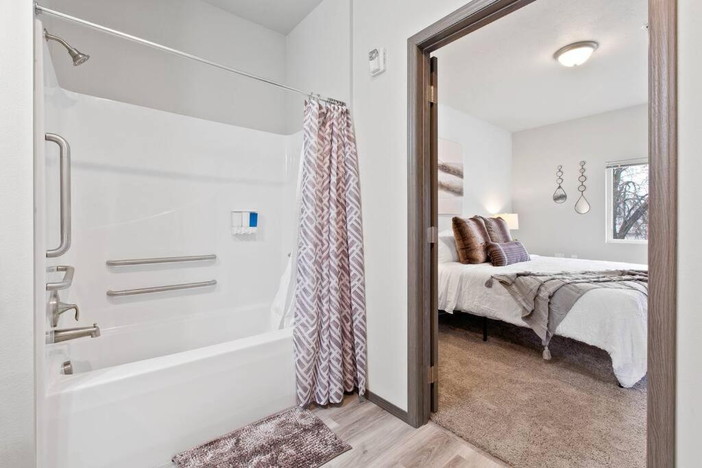 Ferienwohnung Full Ada Unit - 2 Bed 2 Bath Unit Near Downtown Spokane Exterior foto