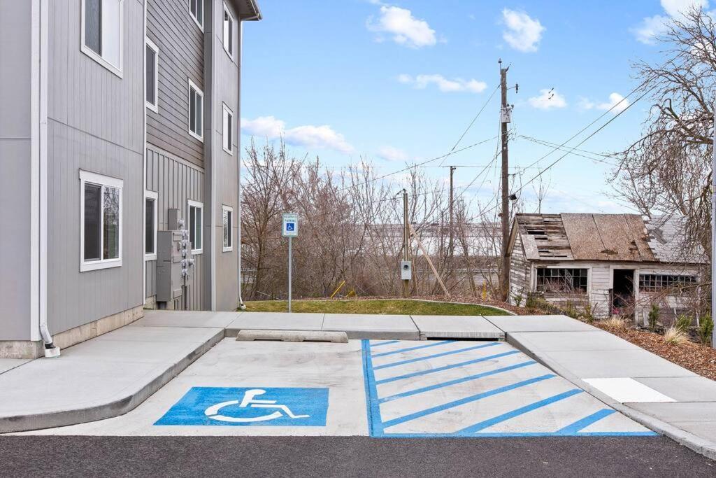 Ferienwohnung Full Ada Unit - 2 Bed 2 Bath Unit Near Downtown Spokane Exterior foto